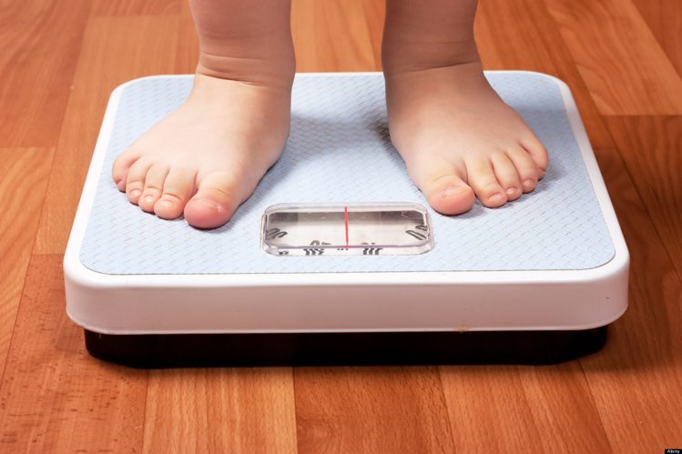 शिशु का वजन बढ़ाने का बेहद आसन और घरेलु तरीका